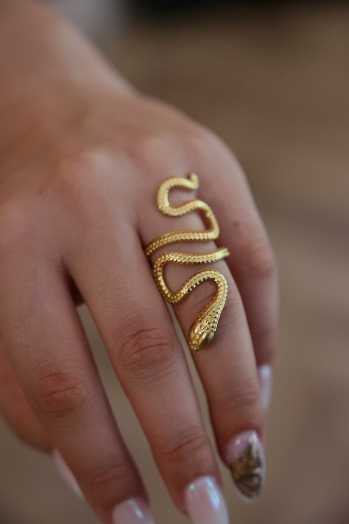 Golden Snake Ring v2